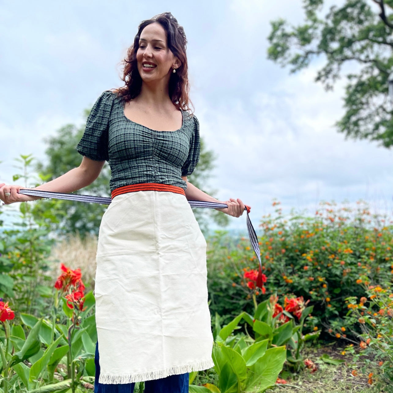 Maekake Apron- Cream White
