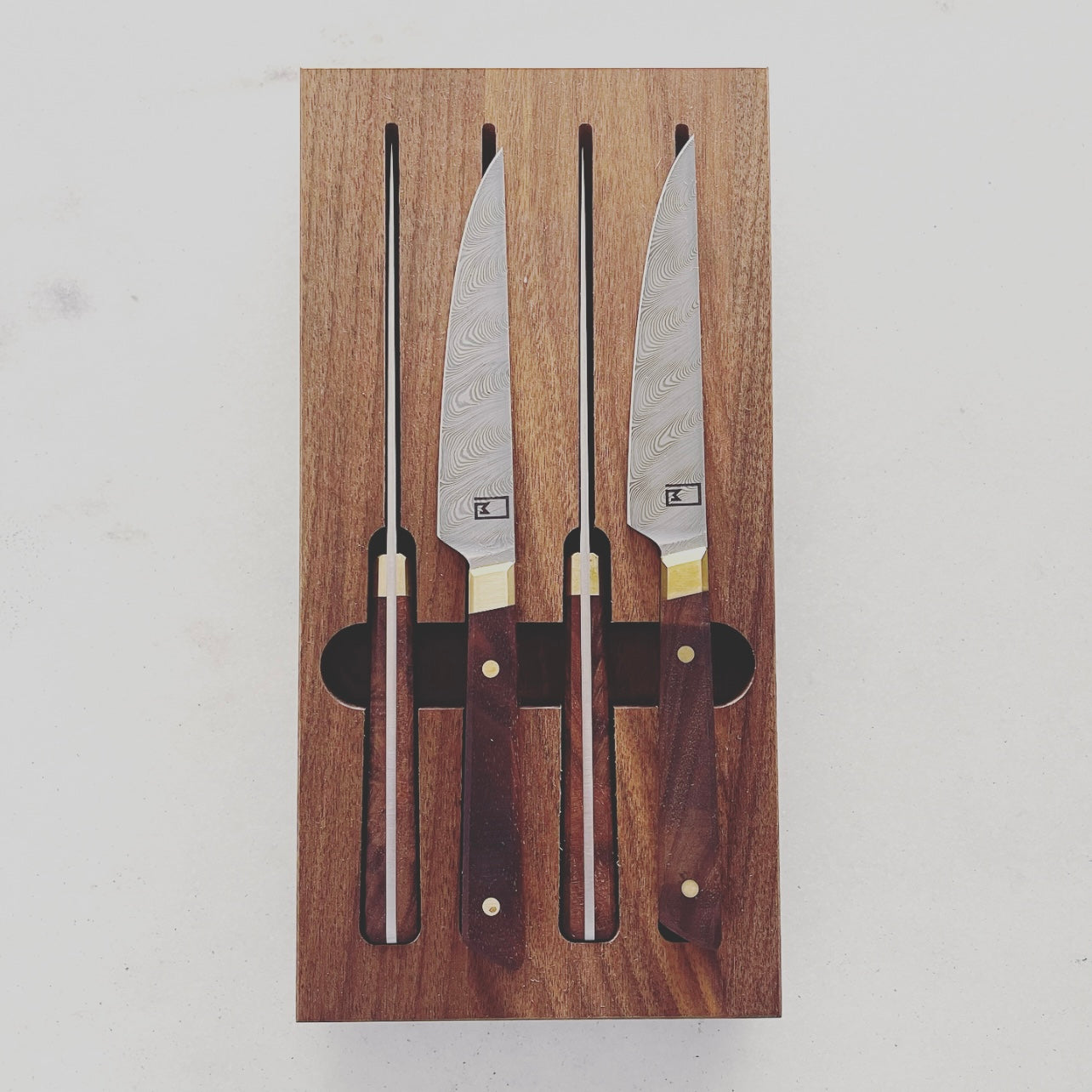 Table & Steak Knives: Twist Pattern