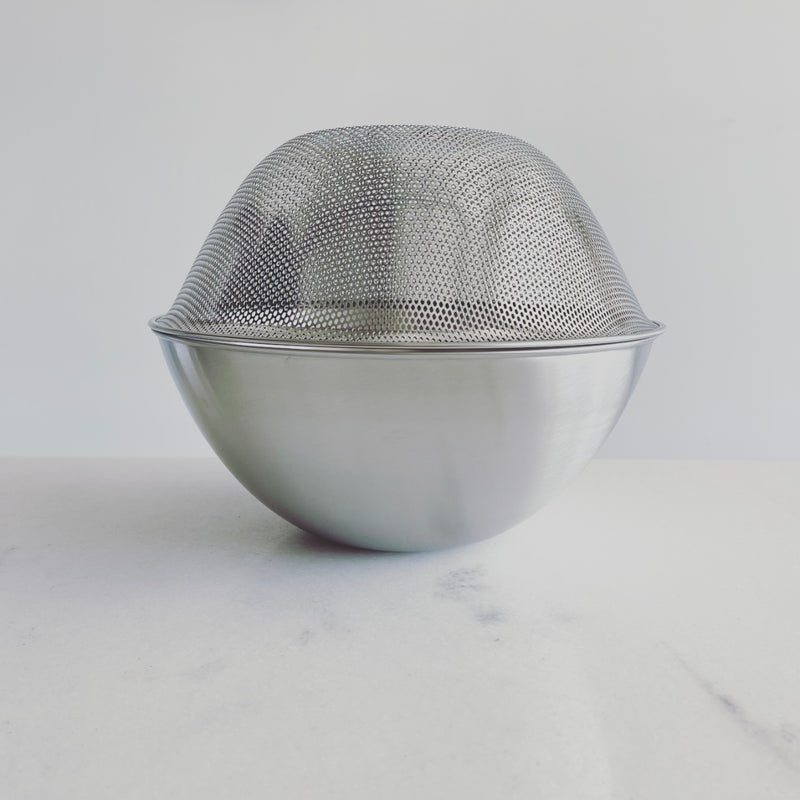 Mixing Bowl with Perforated Strainer