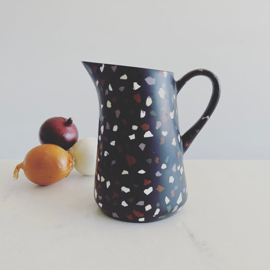 Pepita Pitcher