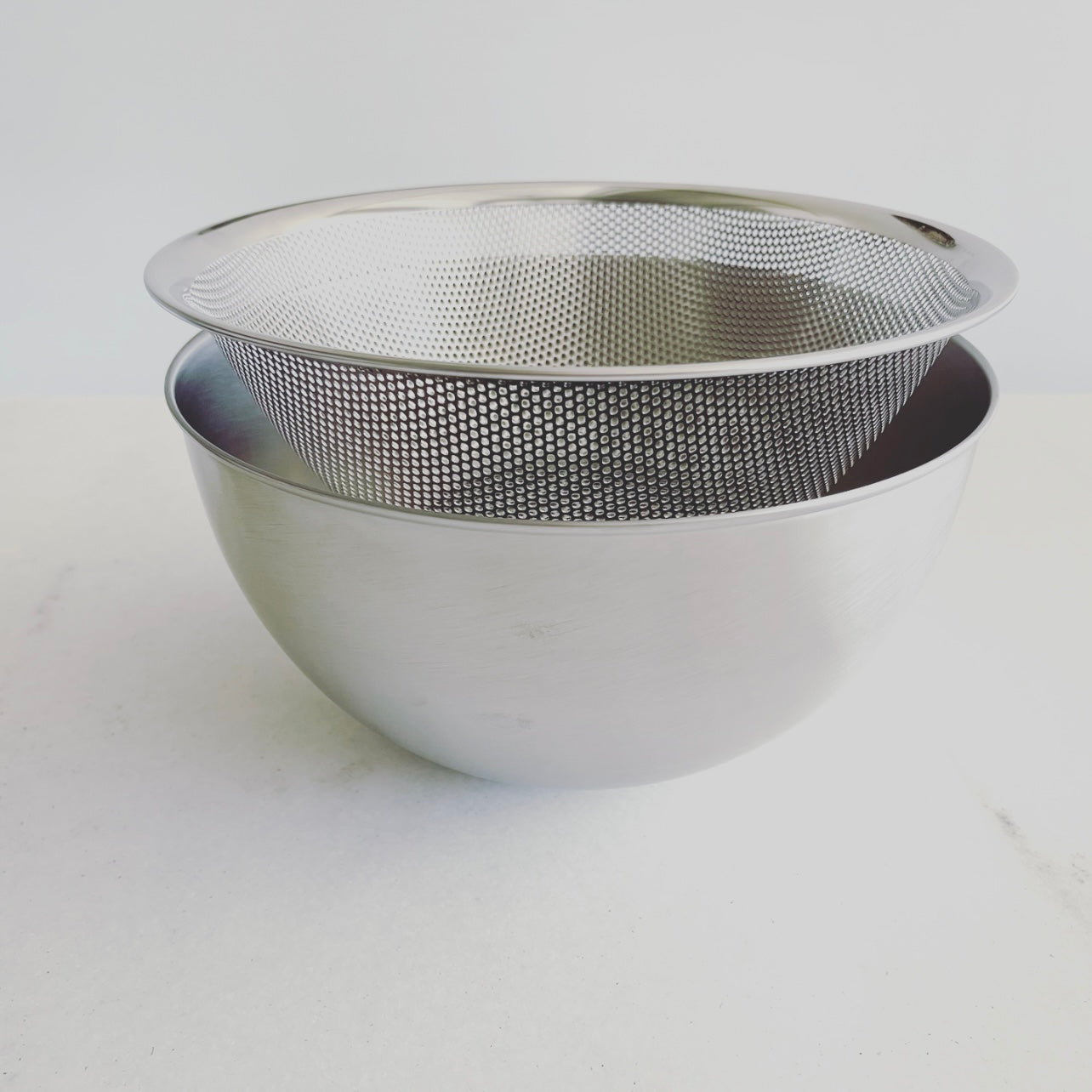 Mixing Bowl with Perforated Strainer