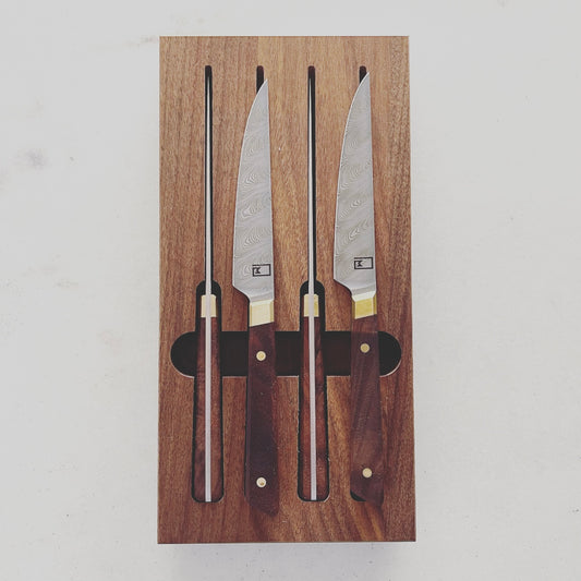 Table & Steak Knives: Twist Pattern